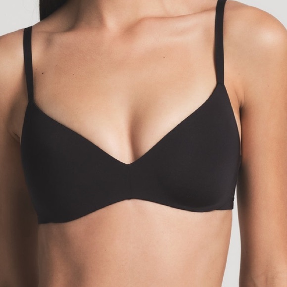 SKIMS Other - SKIMS WIRELESS FOAM PUSH-UP PLUNGE BRA style BR-WRL-1891 Color Onyx Black Sz 32B
